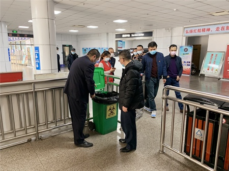 市紀(jì)委檢查北站2(騰艷君)_副本.jpg 市紀(jì)委檢查北站2(騰艷君)_副本.jpg